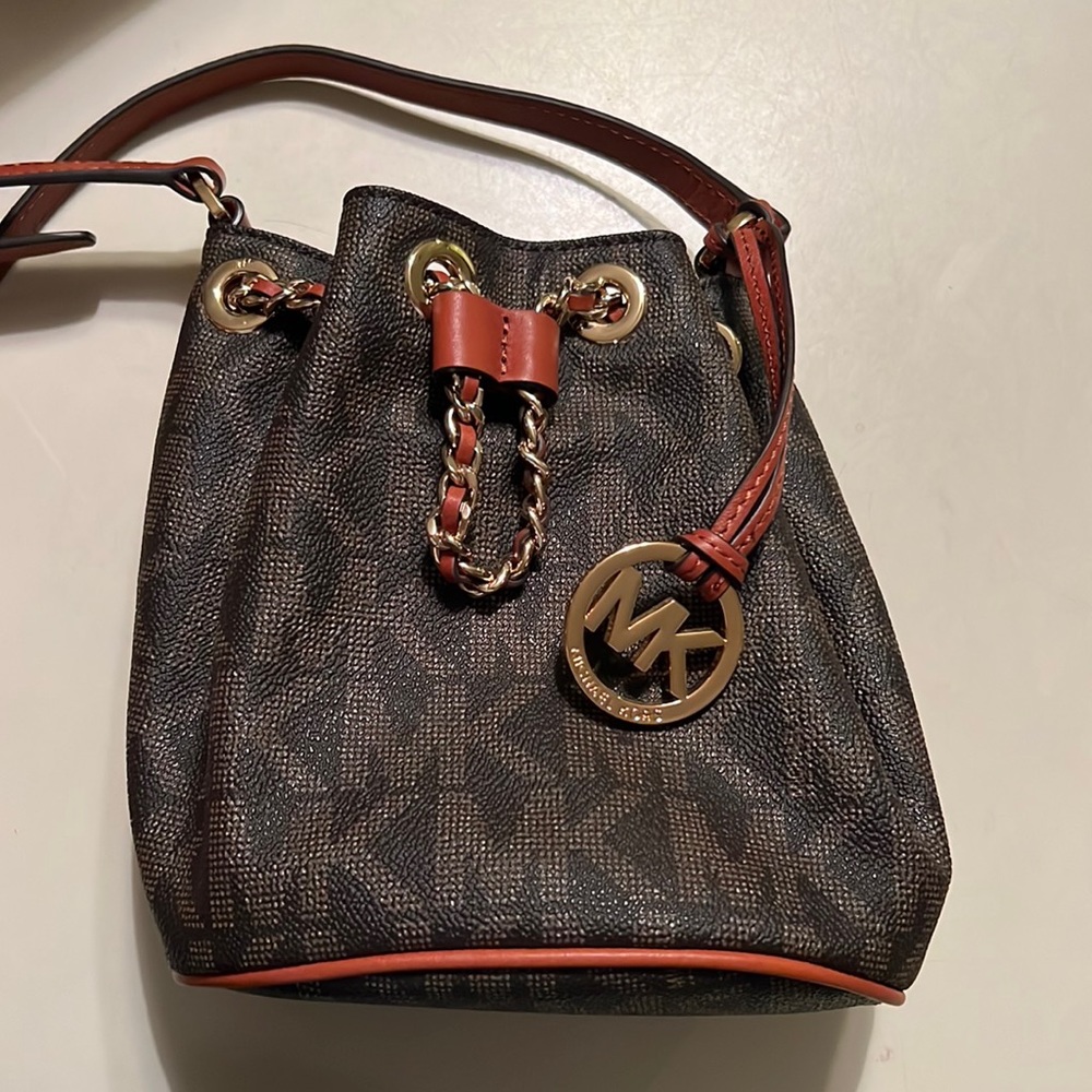 Michael Kors small bucket bag